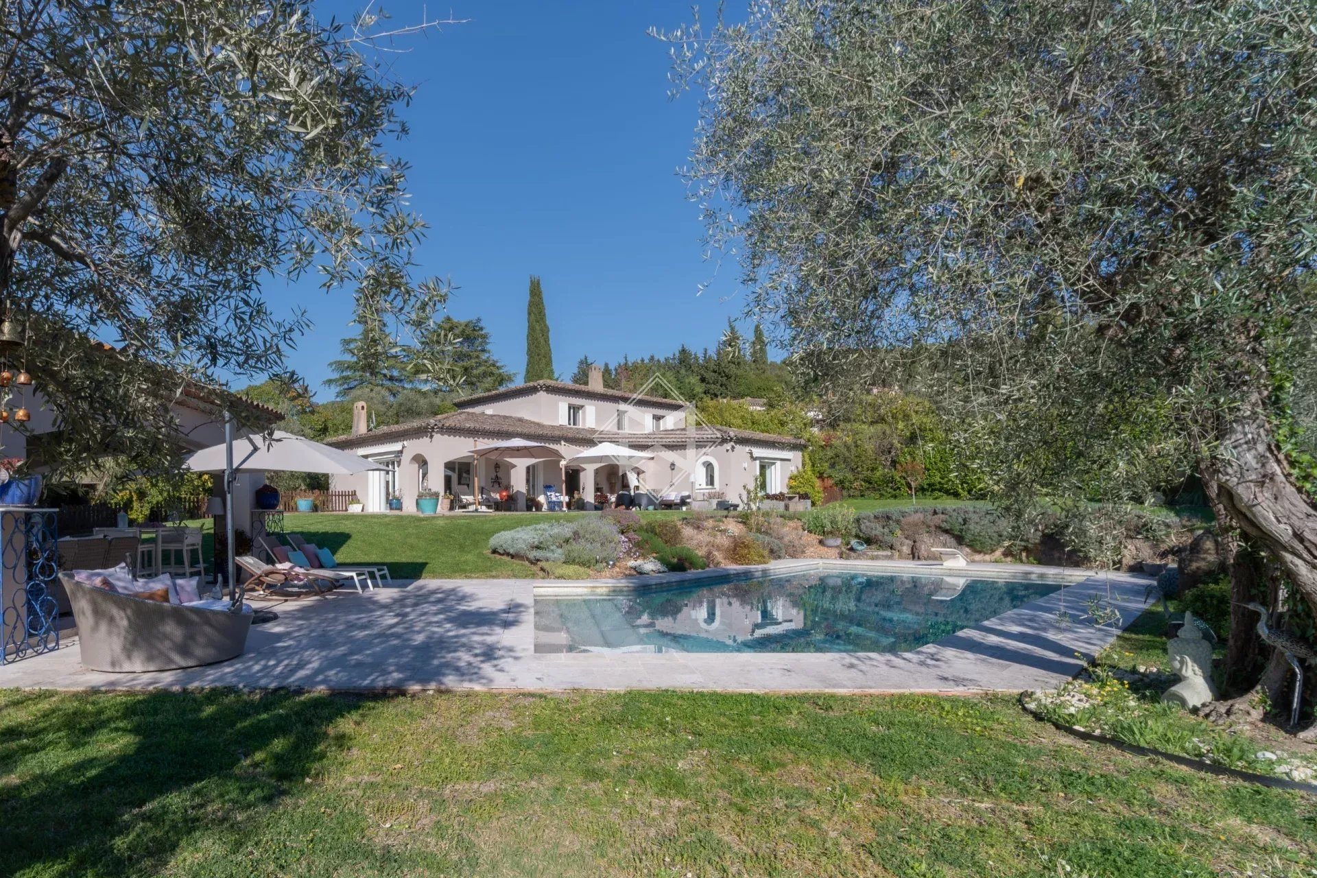 Maison à vendre, 246m², Mougins