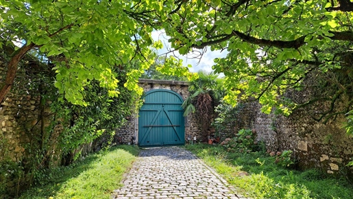 6 pièces 294 m² · à Sauveterre-de-Béarn · 294 m² · 483 000 €