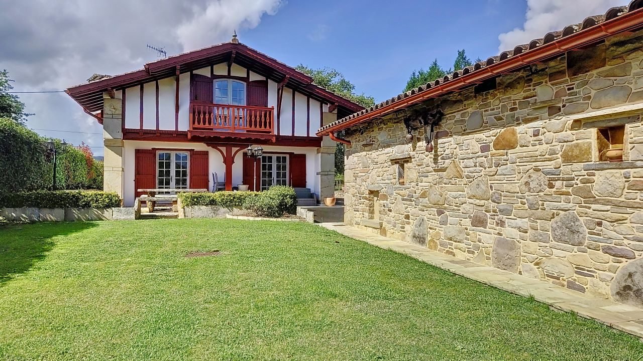 Maison à vendre, 160m², Saint-Pée-sur-Nivelle
