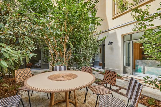 Maison 8 pièces 386 m² · à Paris 6ème · 386 m² · 16 000 000 €