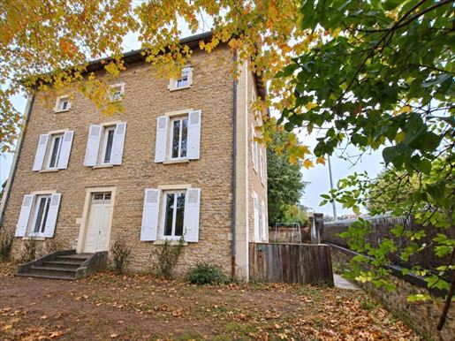 Maison 8 pièces 200 m² · à Civrieux-d'Azergues · 200 m² · 520 000 €