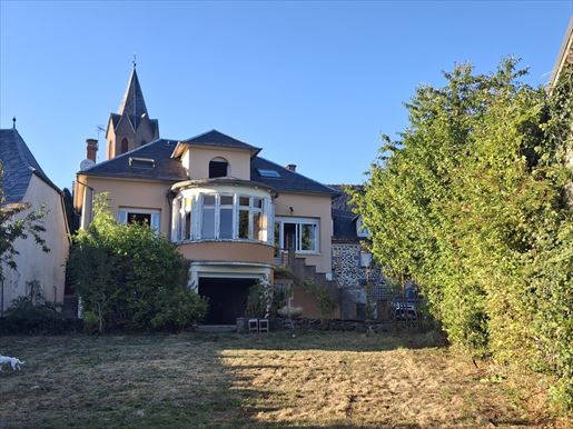 Maison 6 pièces 146 m² · à Neuvéglise · 146 m² · 217 300 €