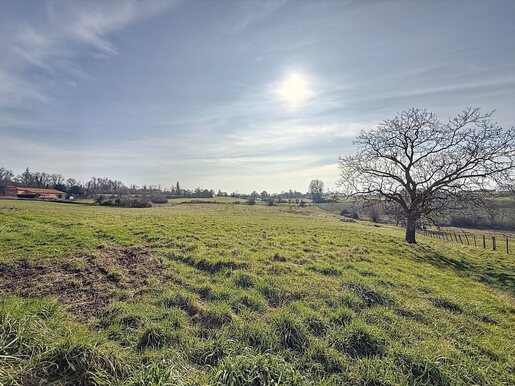 Terrain 900 m² · à Valencin · 900 m² · 230 000 €