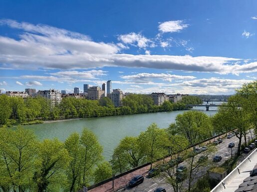 4 pièces 96 m² · à Lyon · 96 m² · 399 000 €