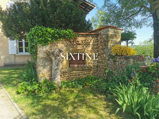 Maison 13 pièces 350 m² · à Vernioz · 350 m² · 995 000 €