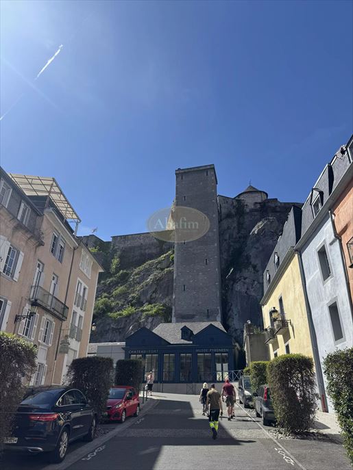 Immeuble 164 m² · à Lourdes · 164 m² · 220 000 €
