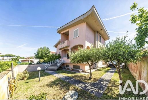 Vânzare Casă Independentă / Vilă 160 m² - 3 camere - Anzio