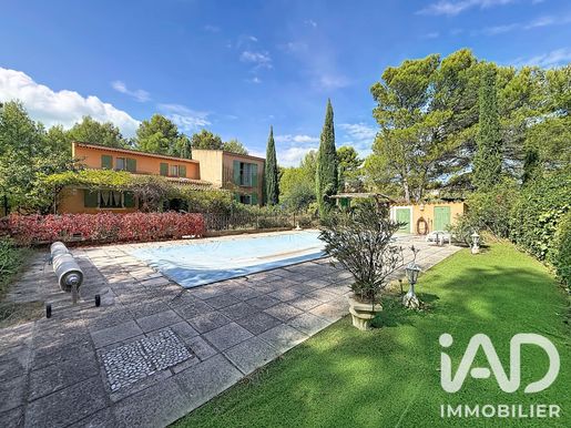 Maison 10 pièces 194 m² · à Lambesc · 194 m² · 590 000 €