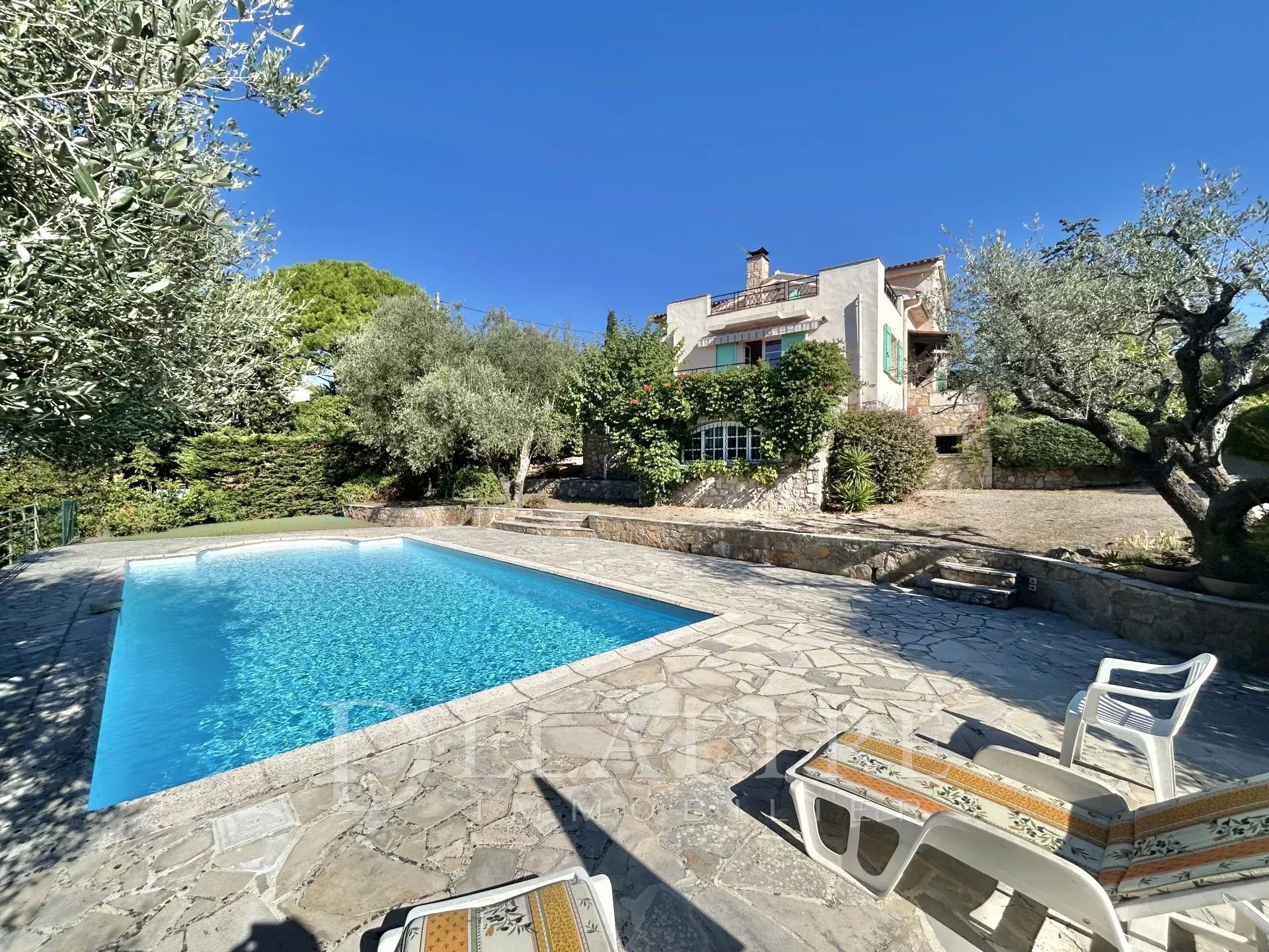 Maison à vendre, 170m², Le Rouret