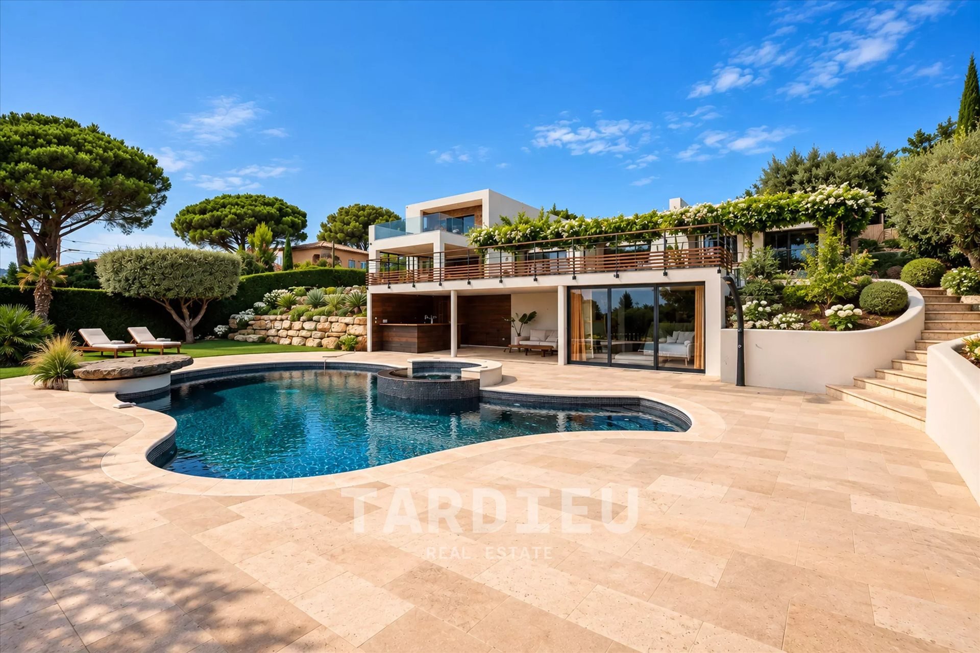Maison à vendre, 230m², La Croix-Valmer