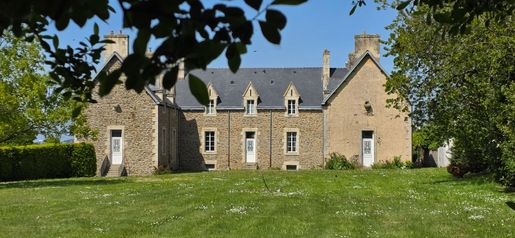 Maison 25 pièces 534 m² · à Plestin-les-Grèves · 534 m² · 1 470 000 €