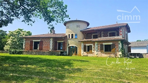 Maison 6 pièces 225 m² · à Montendre · 225 m² · 190 000 €