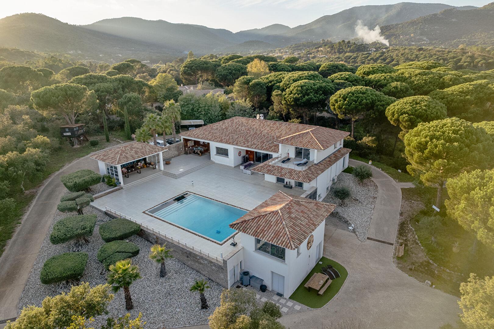 Maison à vendre, 385m², Le Plan-de-la-Tour