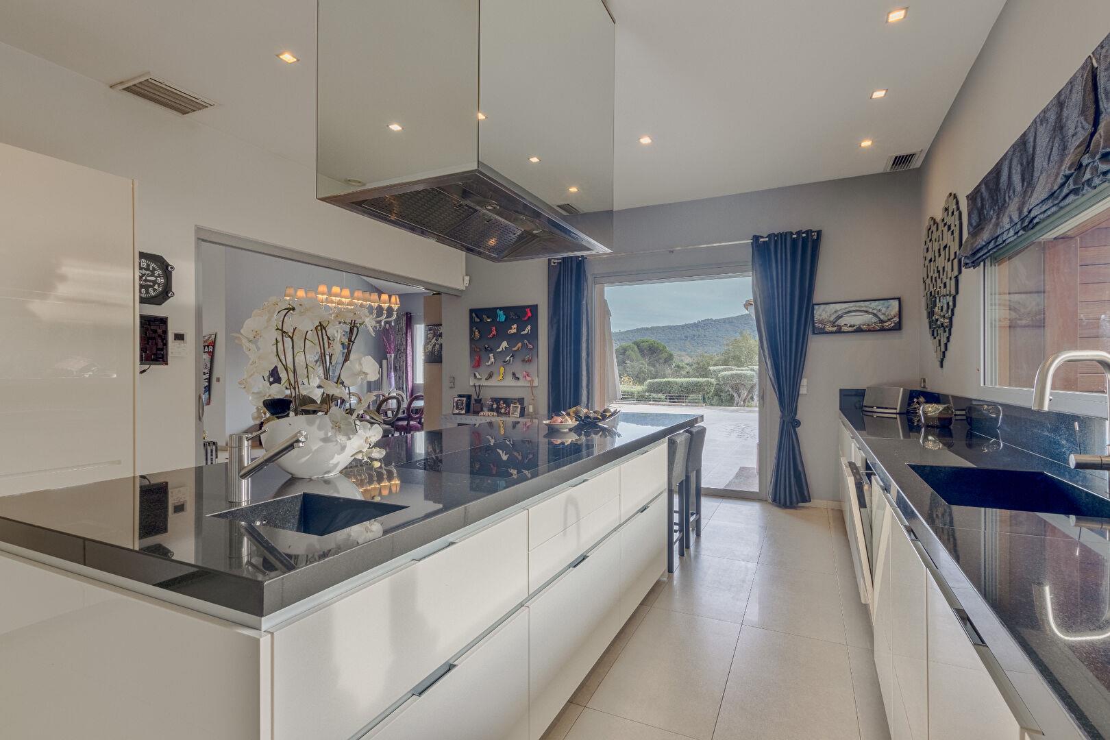 Maison à vendre, 385m², Le Plan-de-la-Tour