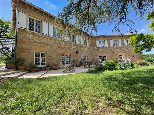 Maison 6 pièces 230 m² · à Verfeil · 230 m² · 837 000 €