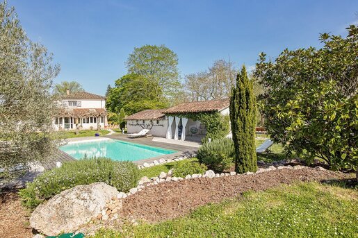 12 pièces 463 m² · à Gaillac · 463 m² · 795 000 €
