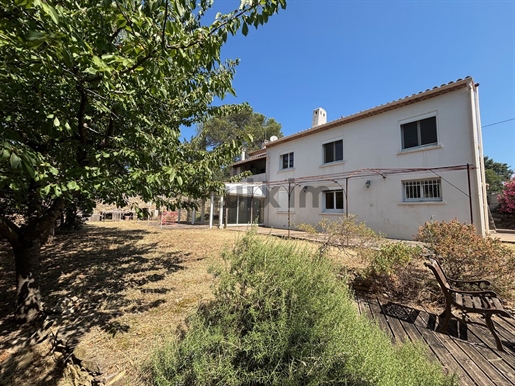 8 pièces 221 m² · à Nîmes · 221 m² · 440 000 €