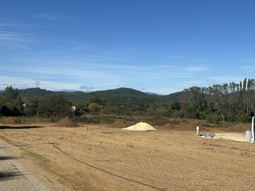 Terrain 216 m² · à Montpezat · 94 900 €