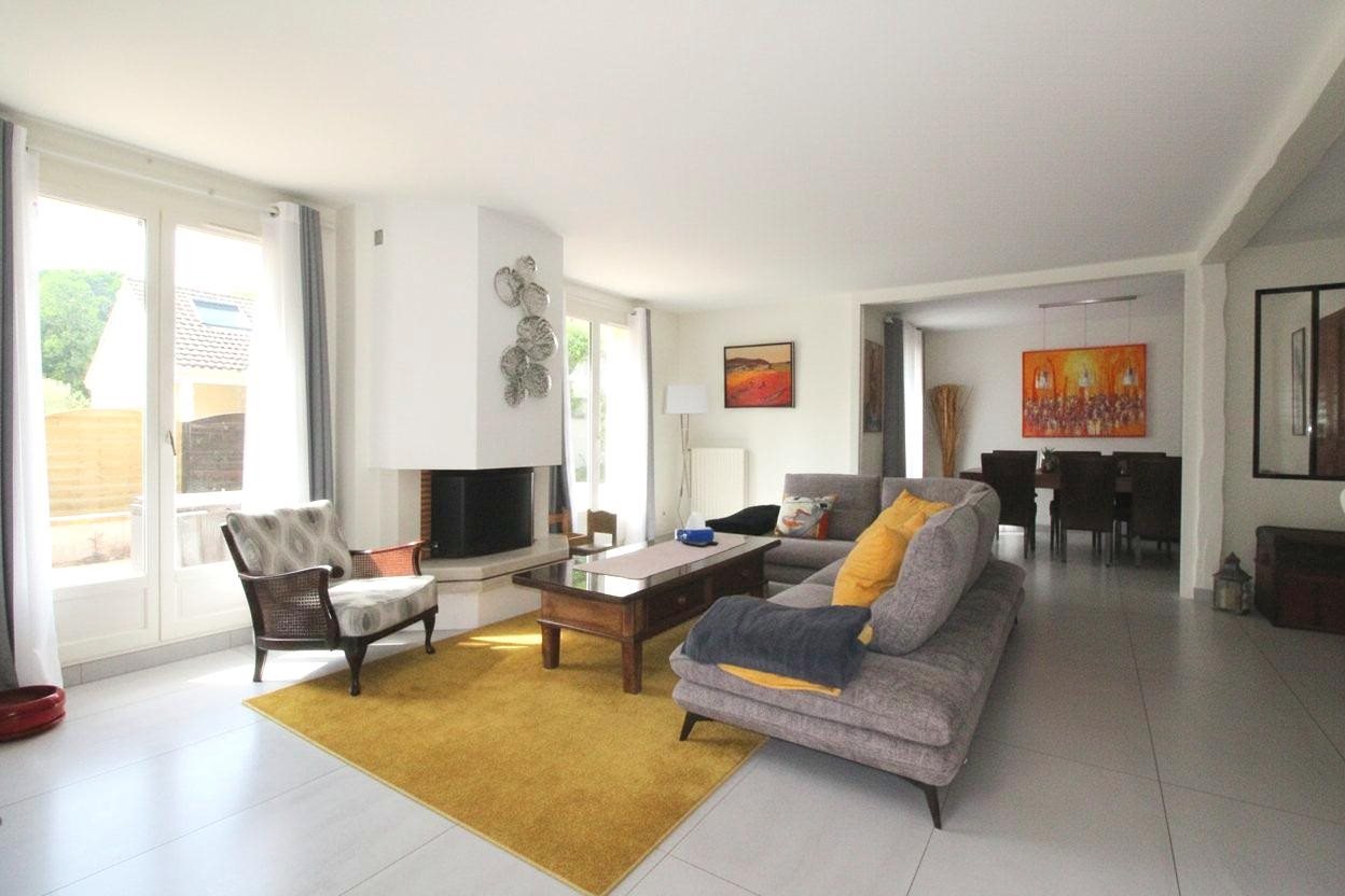 Maison à vendre, 154m², Le Mesnil-Saint-Denis