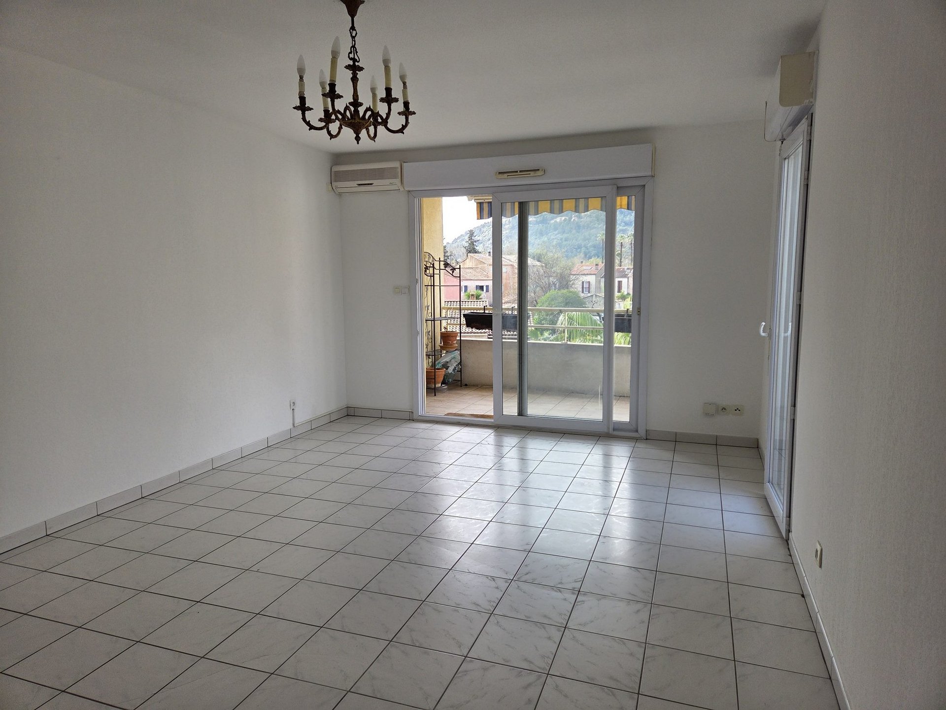 Appartement à vendre, 82m², Solliès-Pont