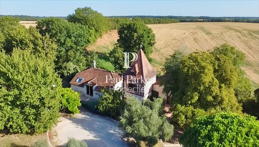 Maison 8 pièces 310 m² · à Laroque-Timbaut · 310 m² · 495 000 €