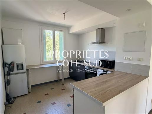 Appartement 3 pièces 67 m² · à Avignon · 67 m² · 98 000 €