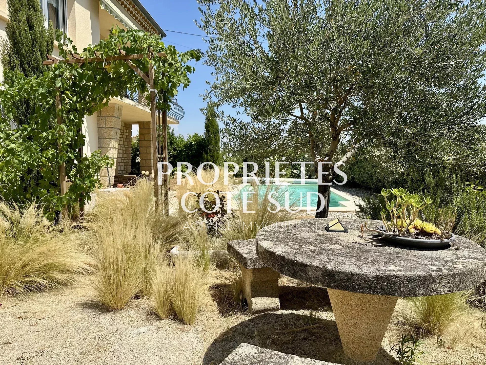 Maison à vendre, 135m², Laudun-l'Ardoise