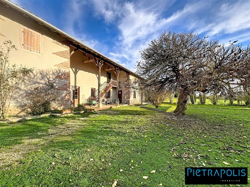 Maison 8 pièces 256 m² · à Pont-de-Veyle · 256 m² · 389 000 €