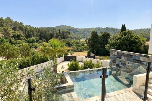 Maison 7 pièces 230 m² · à Clermont-l'Hérault · 230 m² · 895 000 €