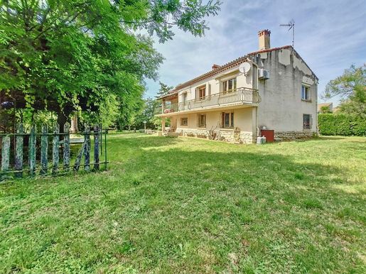 Maison 10 pièces 206 m² · à Villevieille · 206 m² · 390 000 €
