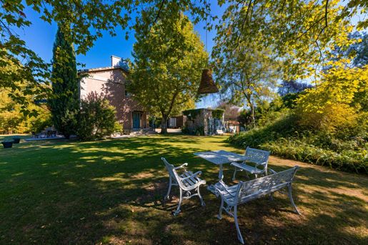 Maison 6 pièces 136 m² · à Vic-le-Fesq · 136 m² · 495 000 €