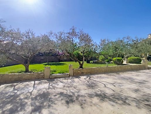 Appartement 4 pièces 96 m² · à Sommières · 96 m² · 270 000 €