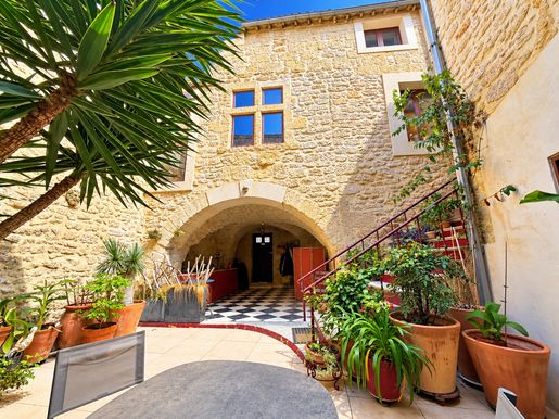 Maison 5 pièces 200 m² · à Villevieille · 200 m² · 449 900 €