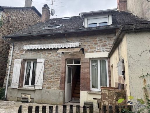 Maison 7 pièces 97 m² · au Lonzac · 97 m² · 50 400 €
