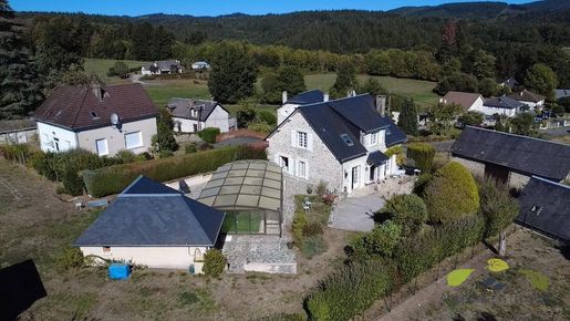 Maison 5 pièces 136 m² · à Treignac · 136 m² · 324 000 €