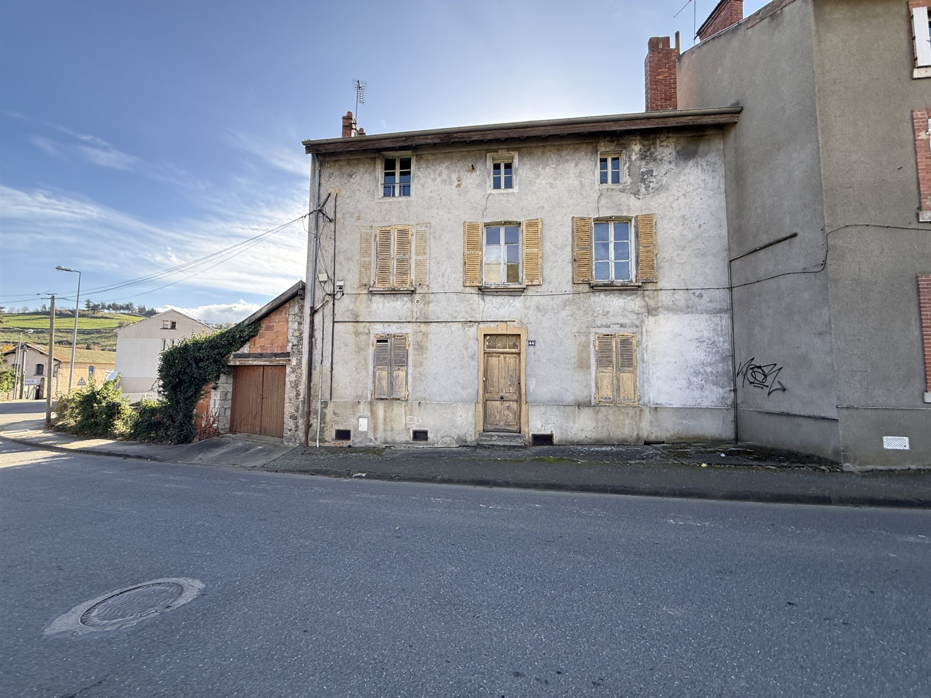 Maison à vendre, 347m², Bourg-Argental