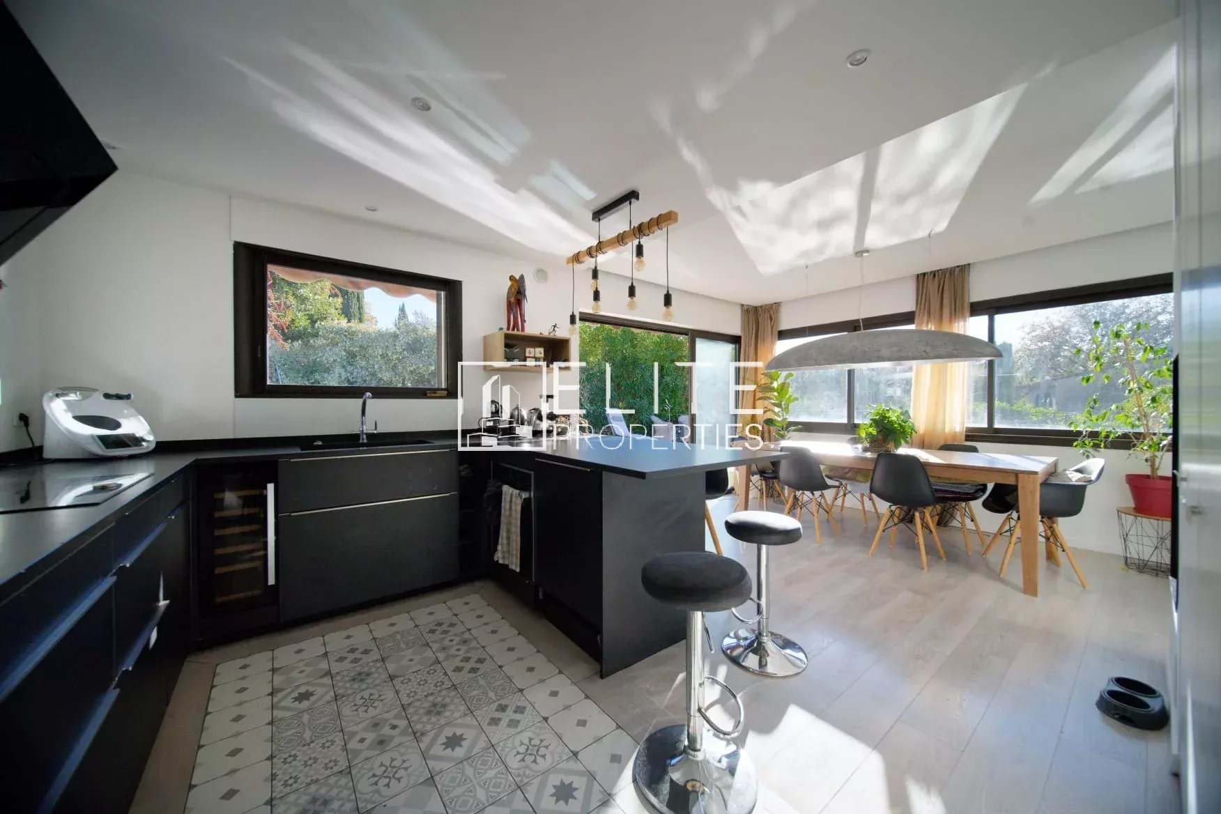 Maison à vendre, 200m², Mouans-Sartoux