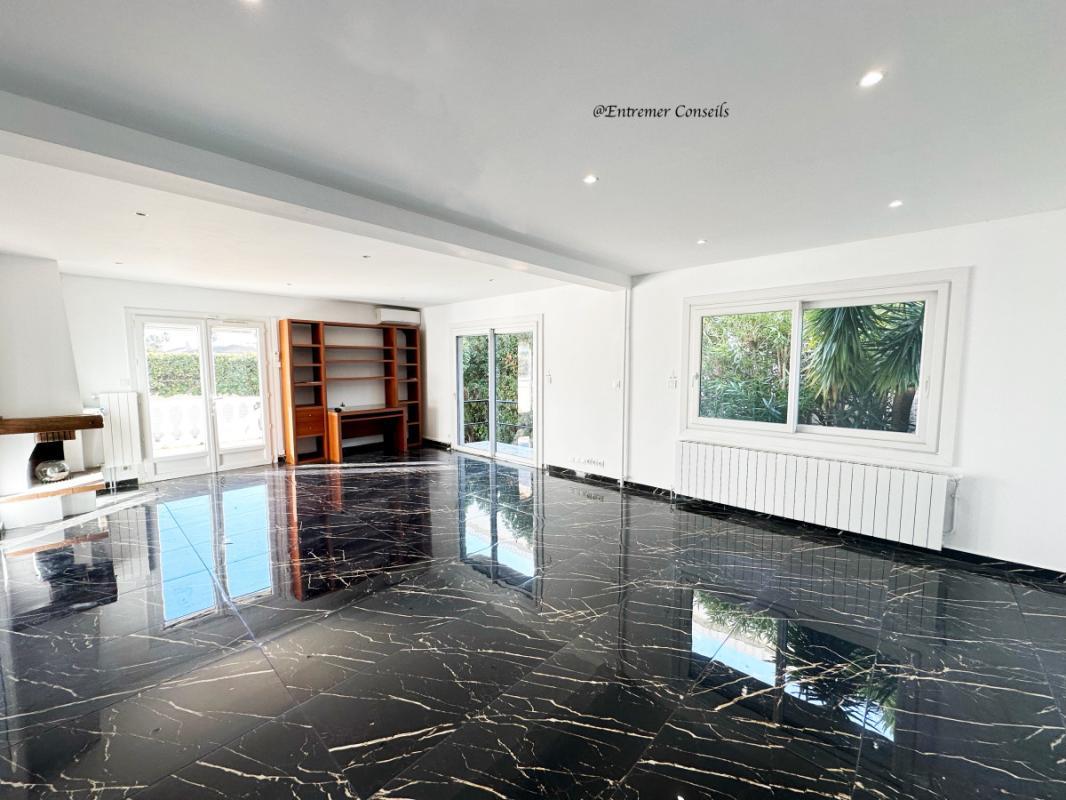 Maison à vendre, 194m², Villeneuve-Loubet