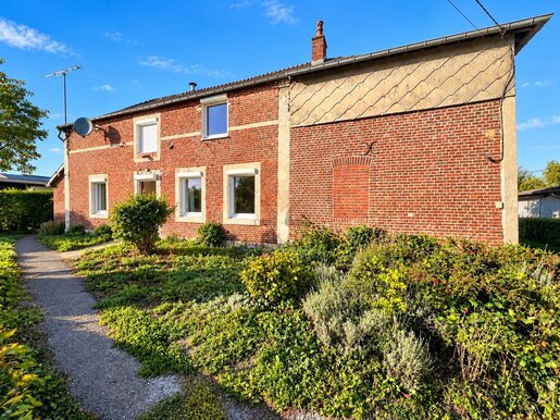 Maison 3 pièces 135 m² · à Aouste · 135 m² · 80 000 €