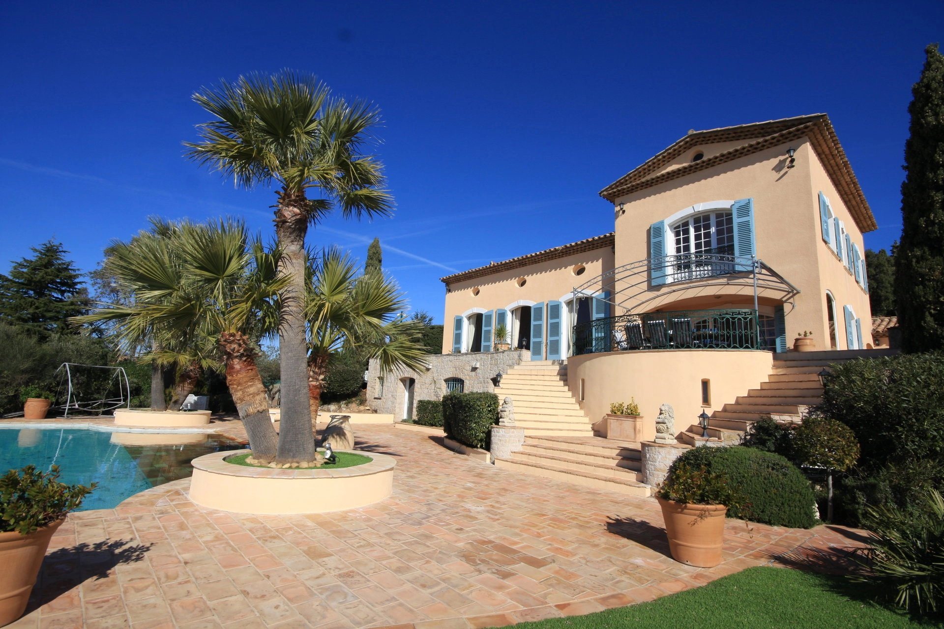 Maison à vendre, 390m², Saint-Raphaël