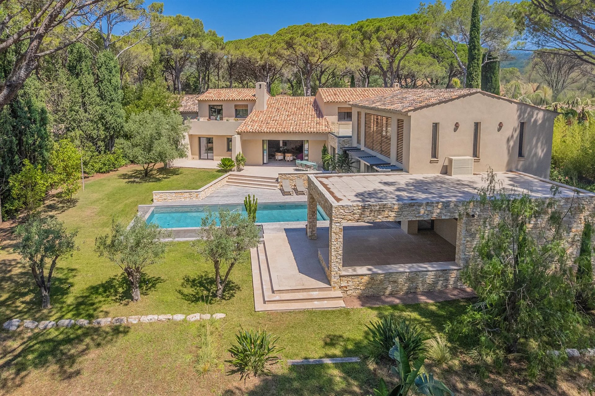 Maison à vendre, 380m², Saint-Raphaël