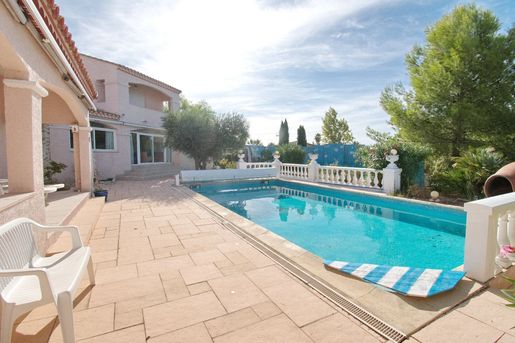 Maison 9 pièces 172 m² · à Nézignan-l'Evêque · 172 m² · 1 290 000 €
