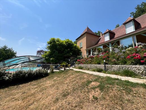 9 pièces 200 m² · à Saint-Cyprien · 200 m² · 467 000 €