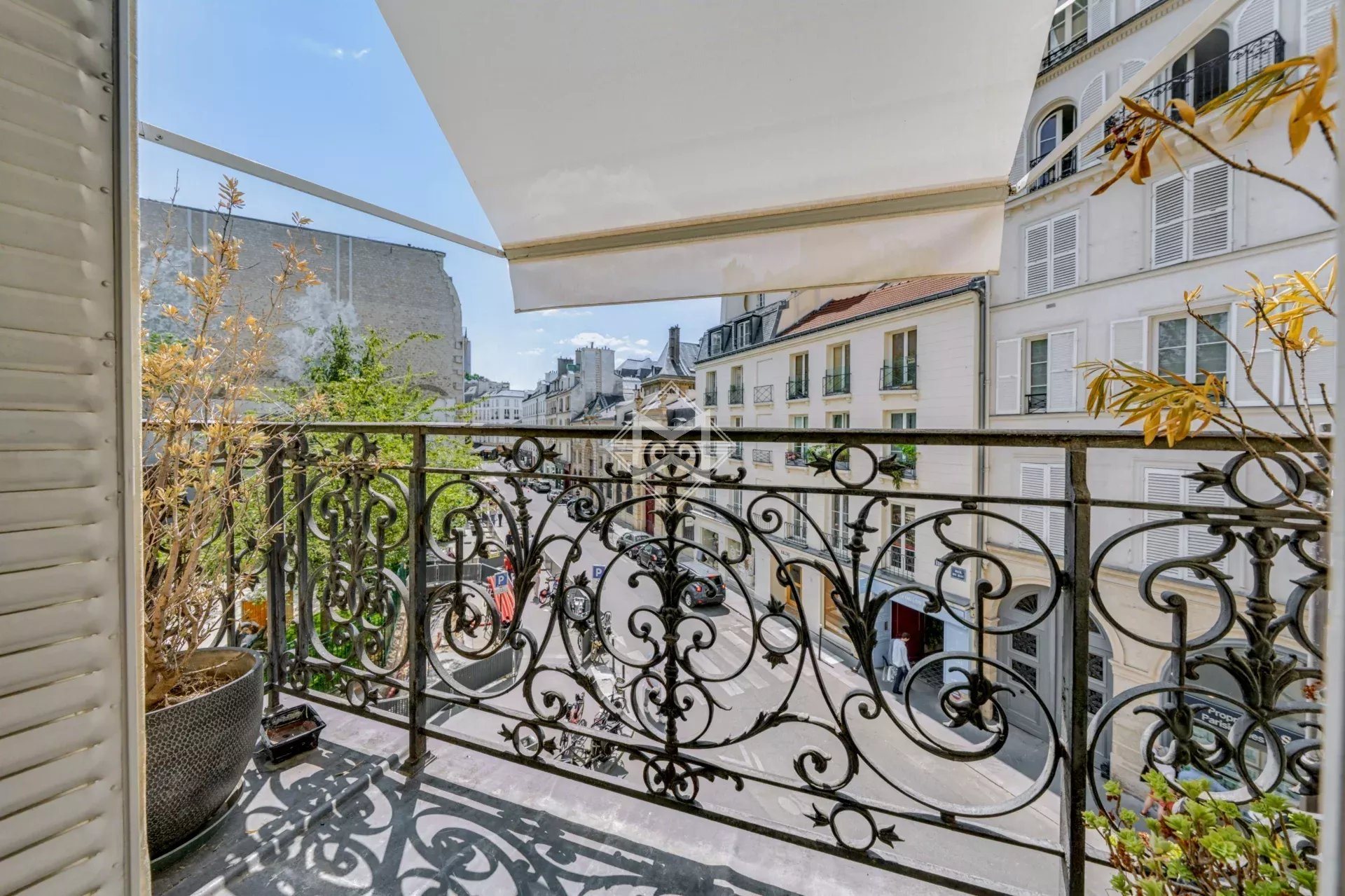 Appartement – Paris, Quartier Saint-Thomas-d'Aquin - Plus