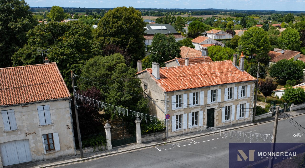 Maison à vendre, 390m², Barbezieux-Saint-Hilaire