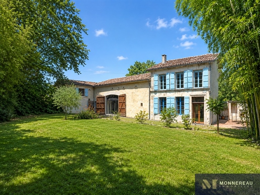 9 pièces 506 m² · à Barbezieux-Saint-Hilaire · 506 m² · 650 000 €