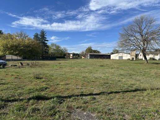 Terrain 12292 m² · à Houeillès · 131 520 €