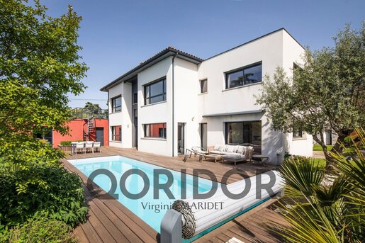 Maison 6 pièces 205 m² · à Tournefeuille · 205 m² · 824 000 €