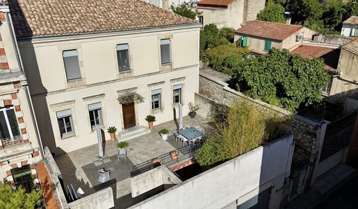 Maison 6 pièces 181 m² · à Nîmes · 181 m² · 1 170 000 €