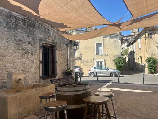 Maison 8 pièces 277 m² · à Saint-Geniès-des-Mourgues · 277 m² · 350 000 €